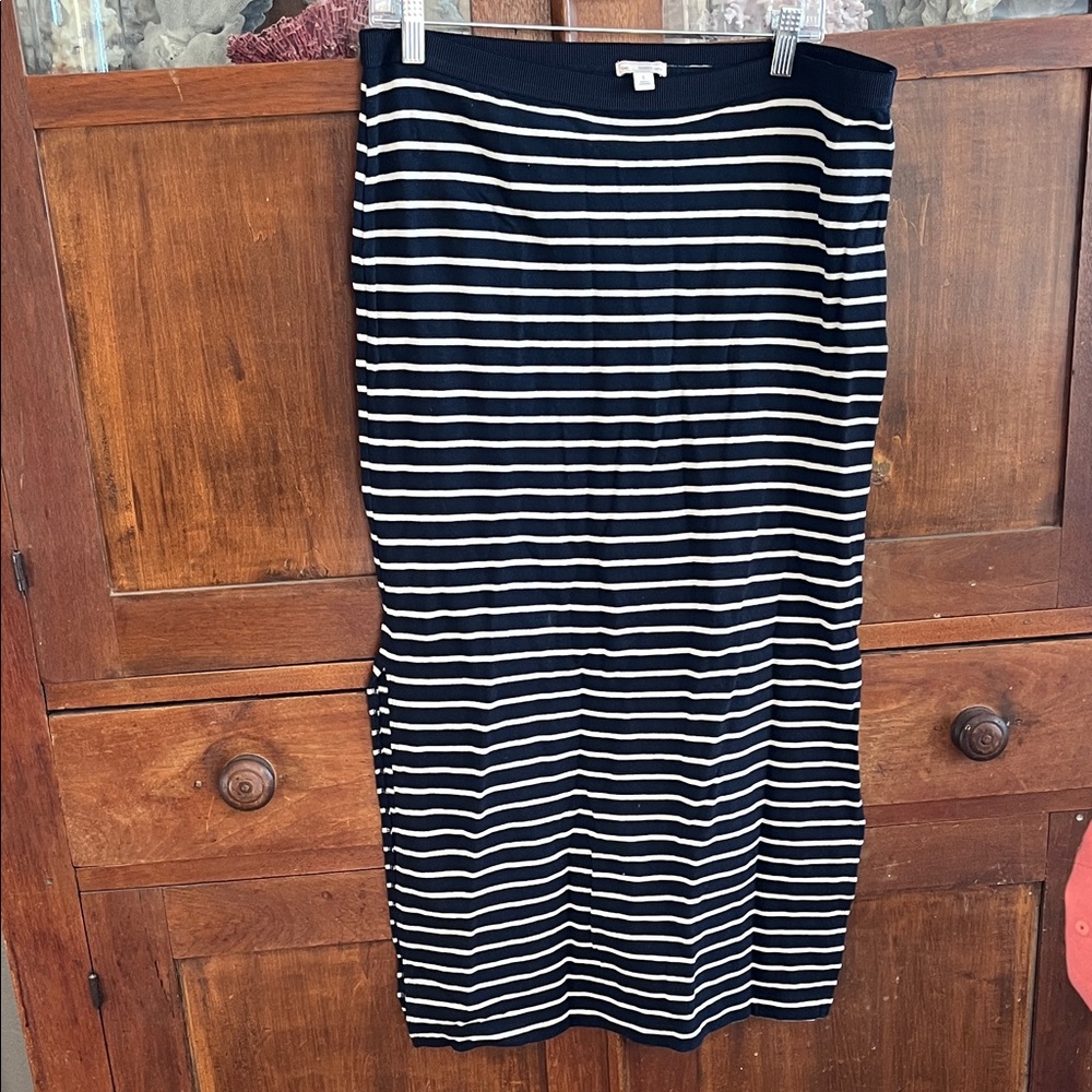 GAP Black and White Striped Pencil Skirt